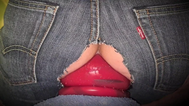 Destroying my ass -massive Gape Keeper 140 from Topped Toys