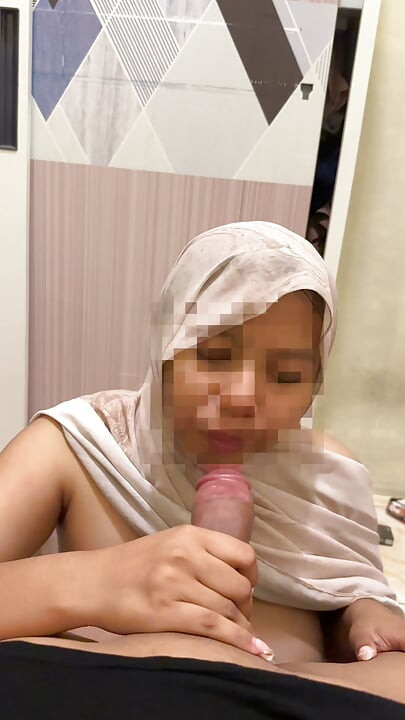 Aunty crot in the mouth