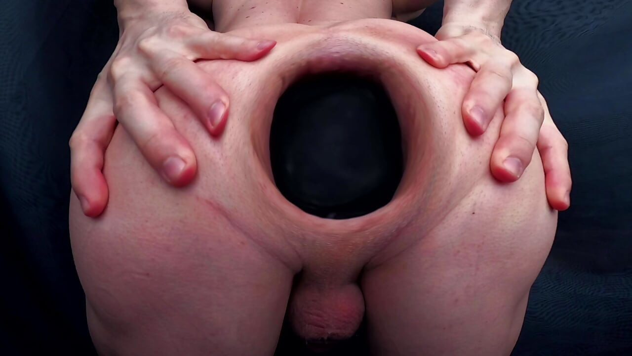 Little bitch with juicy ass wants to be fucked