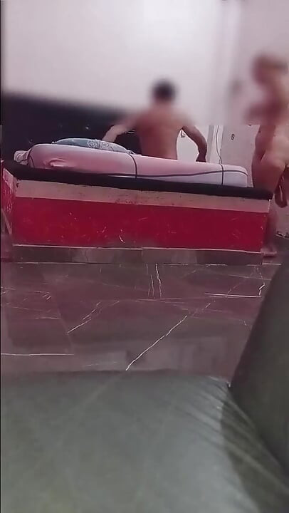 Ein reichhaltiger Blowjob im Motel