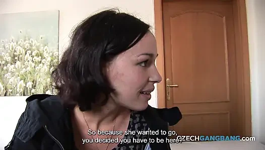 100 typen genießen eine mutter und ihre tochter (tschechischer gangbang)