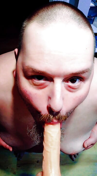 Lubben sugende dildo