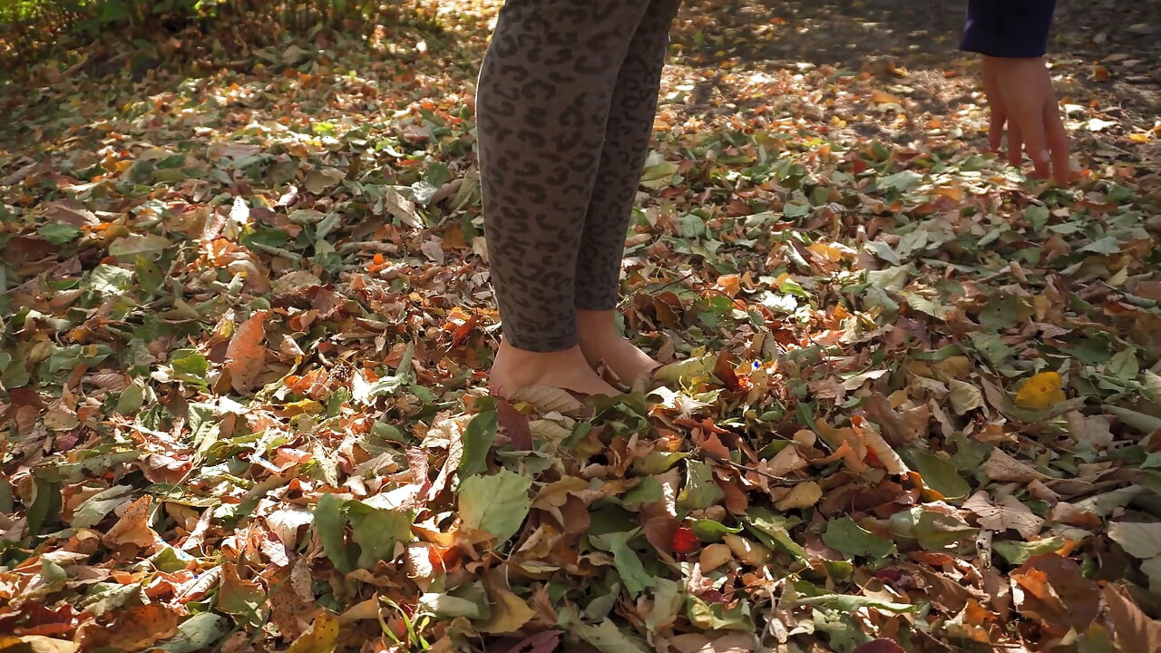 Leaves Crunching Underfoot Asmr