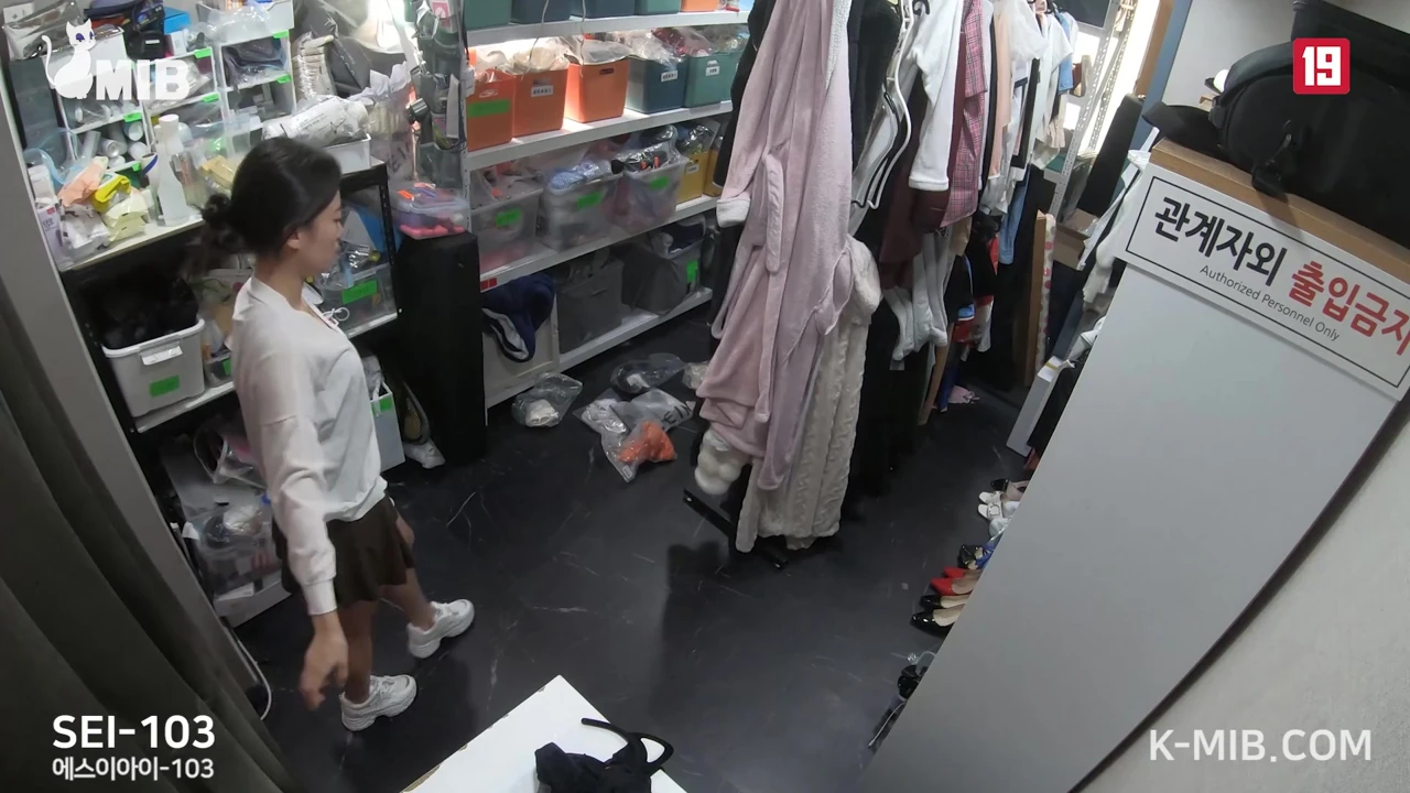 SEI-103 Korean Rookie AV Staff Seoi Gets Caught Secretly Masturbating
