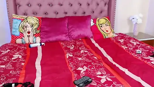 Aku dan temanku lagi asik ciuman sambil masturbasi