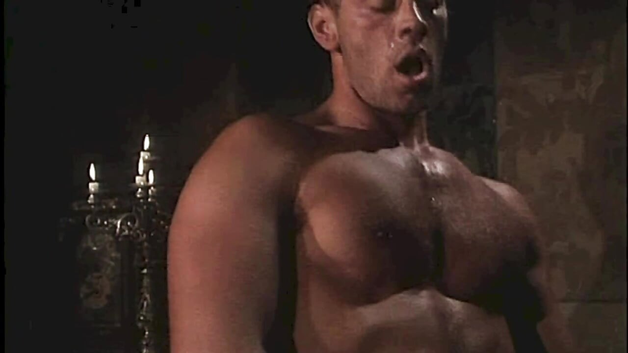 이 뜨거운 갈색 머리 Rocco 사이의 빈티지 항문 친밀감