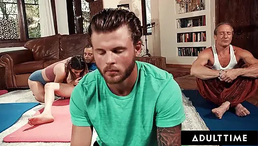 Khusus orang dewasa - lilith grace si instruktur meditasi kepergok lagi nyepong kontol di-gangbang