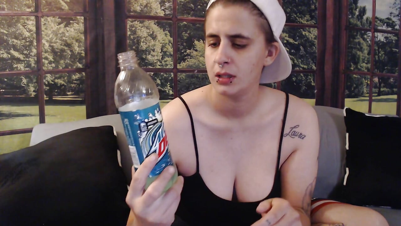 آروغ زدن انفجار Mtdew