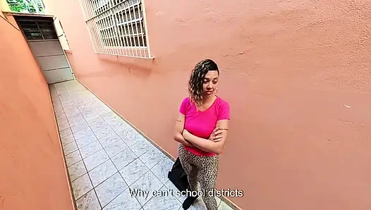 Sigara içerken yakalanan öğrenci kıyafetlerini yırttı ve sikildi.