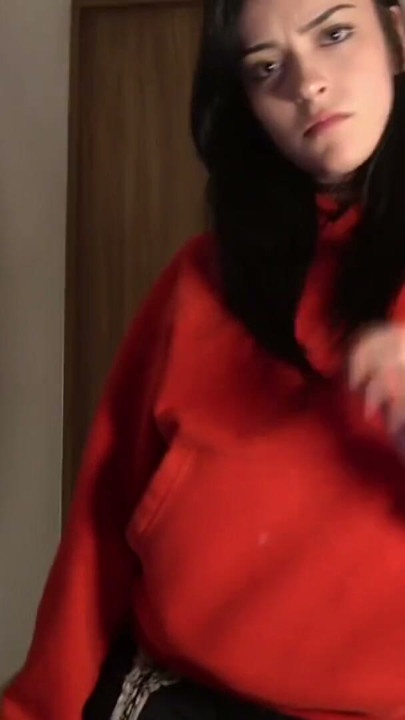 ATRAPE A MI VECINA RAYANDO MI COCHE Y LE METI LA VERGA | Clip 1