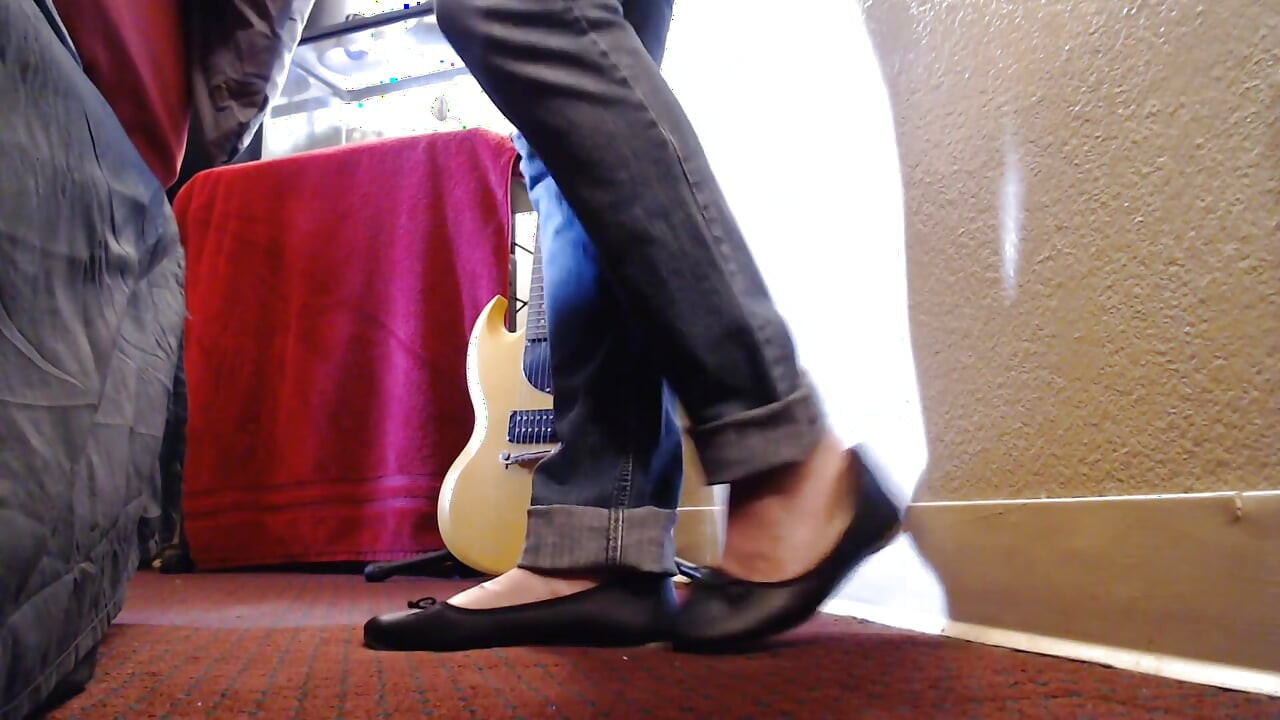 Shoeplay Wrinkled Soles Ballet Flats