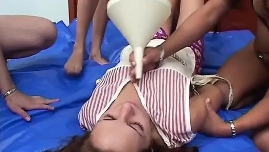 Piss dominanz-mädchen gaby - Rosa - Maria - Roxana