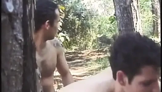Two hot Latinas sucks their men's tools out in the forest