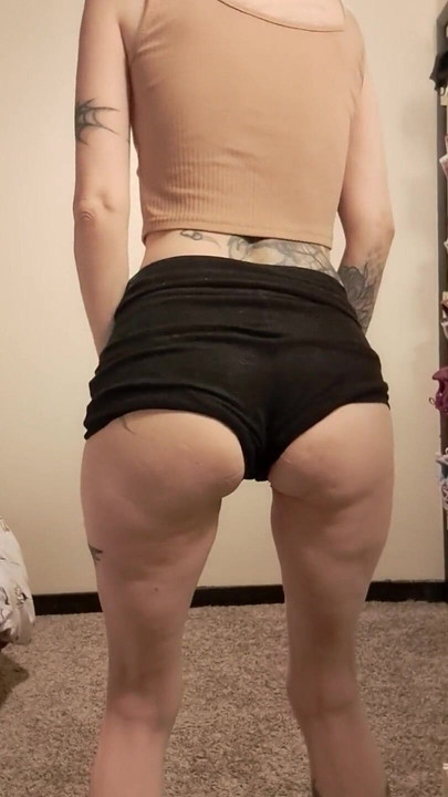 Twerking Lessons for Sissy Slave