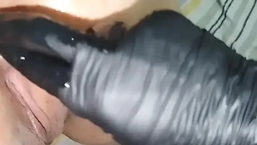 Setelah blowjob mereka mendorong kontol ke pantatku