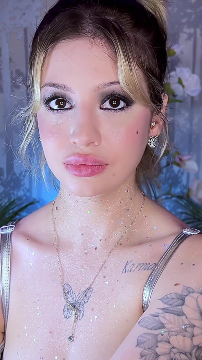 Lips Fetish Glitter Gloss Tease with My Plump Lips