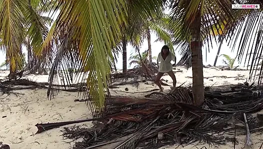 Unter den palmen in Punta Cana bekommt meine freundin den heißen blowjob