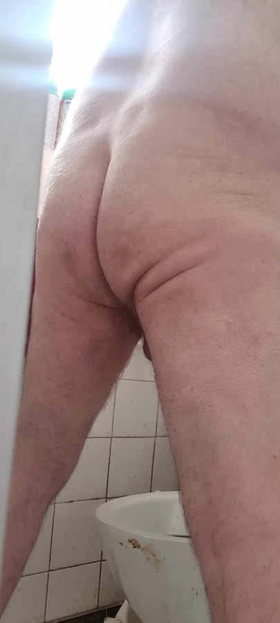 Who wants to fuck me over this piss filled dirty toilet.