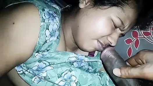 Bhaiya ke pyar mein majboor choti behen gale ke ander tak