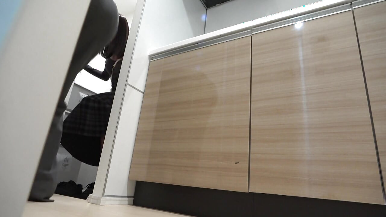Part 2: Sex with an Amateur Brought Into a Room Released as AV Vol.21
