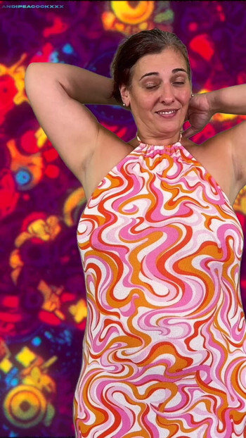 Guess who got themselves a green screen?