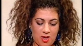 Duitse rondborstige babe Tiziana Redford: tieten, anaal, klaarkomen in het gezicht