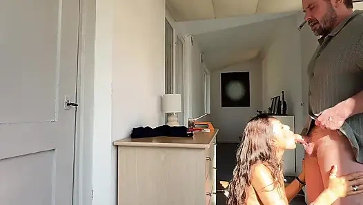 Heiße milf wird von ihrem handwerker ausgetrickst und wird am ende hart gefickt