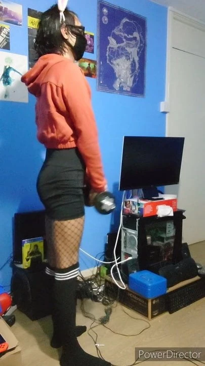 Femboy fitness shani squat yapar