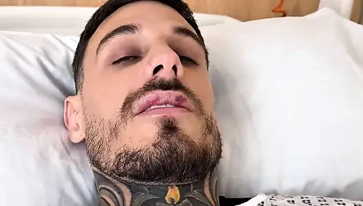 Sara Retall Fucks Residenrt in the Hospital (chris Diamond)
