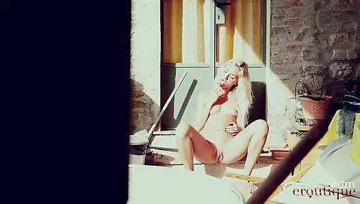 Victoria Puppy Orgasme di luar ruangan