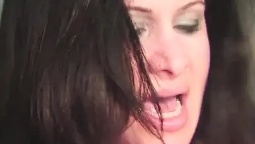 Heißer Blowjob und Intensive Penetration