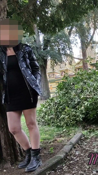 Real Amateur French Public Cumshot Sex Risky on the Park !!! People walking near... - MissCreamy | Clip 1