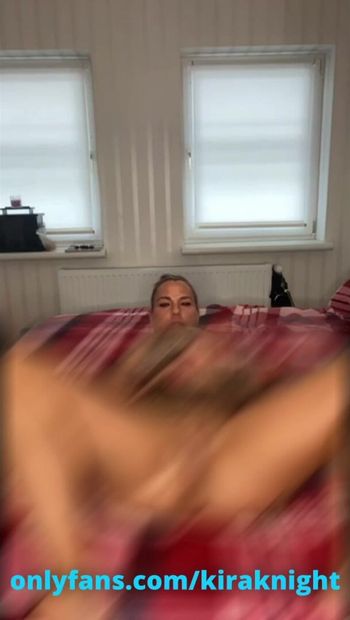 Une modèle Sexy d’Instagram satisfait sa chatte ! Vidéo divulguée !