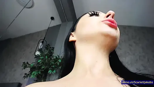 ScarlettJakobs Has the Kind of Charm and French Kisses That Keep You Watching