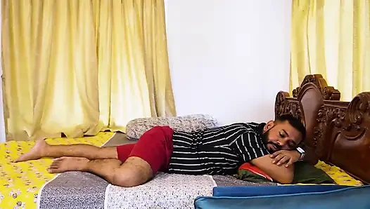 Rohit ve Aman odalarına geldiğinde üvey kız kardeşini sikiyor, sert üçlü seks