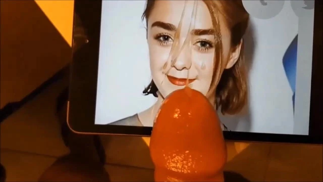 Maise Williams facial in slow motion