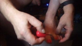 Slave J1306: Red nail polish for the feet 2