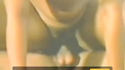 Cewek kulit hitam toket besar dientot dua kontol keras