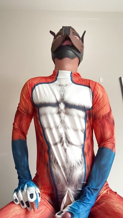 Femboy köpek yavrusu tek yarakla