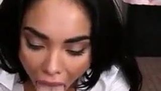 Linda milf chupando meu pau - pov