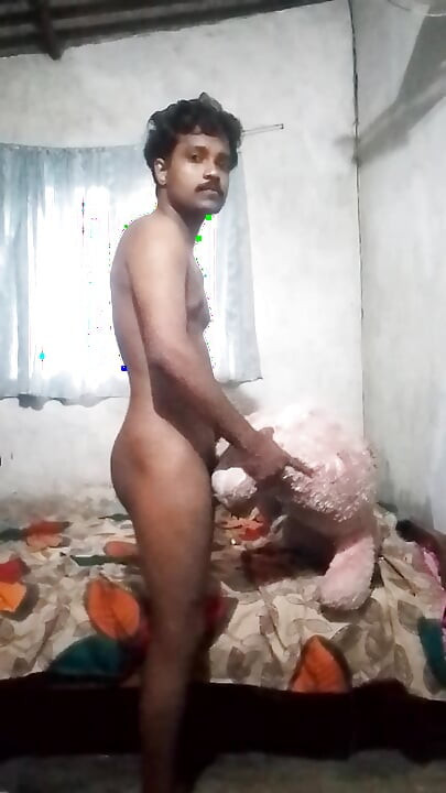 Young play with toy's
