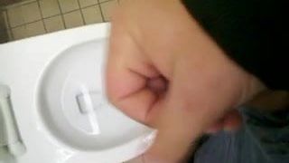 Masturbándose en el baño de Wal-Mart