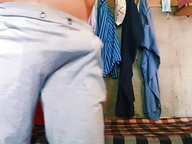 Old man mastrubation jerking off