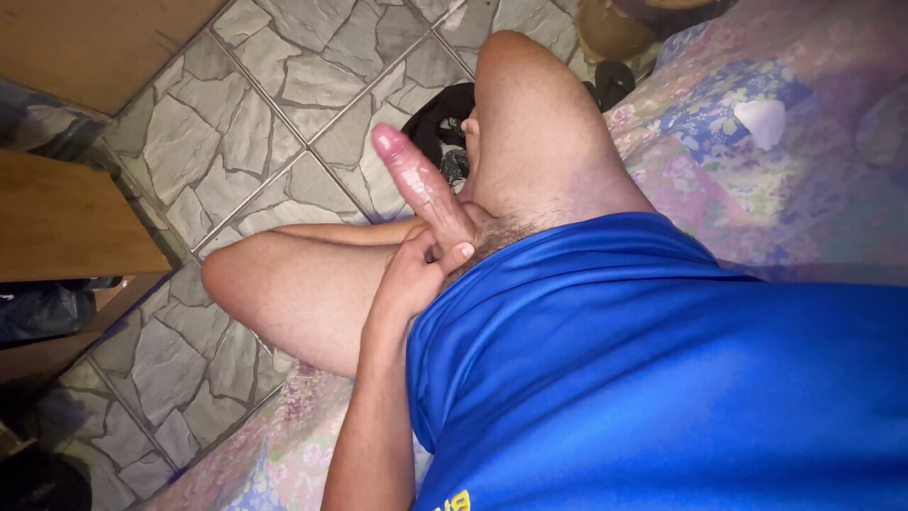 Gruby, pewny siebie młody
