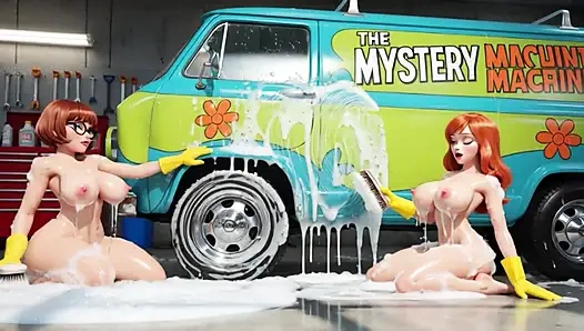 Velma ve Daphne şehvetli sabunlu çıplak araba yıkamanın tadını çıkarıyor klasik gizemli makine minibüsünü iyice temizliyor