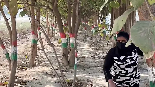 Ladke ne ladki ko bachane ke bahane choda