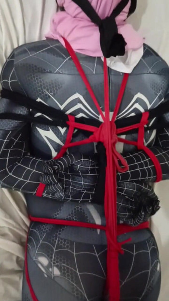 Spidey zaglavi u zakočenoj utičnici, dio 2 | Isječak 1