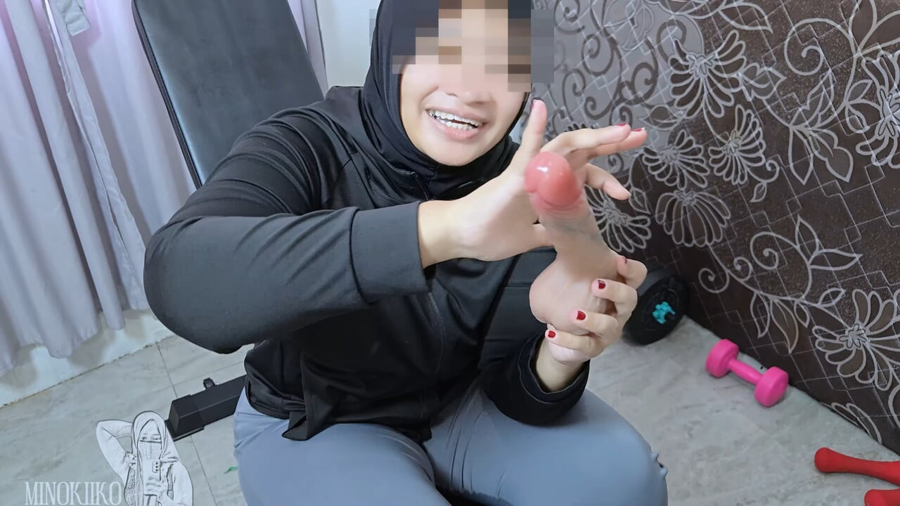 Asian Hijab Girl Pick A Wrong Gym Bag, Dildo in Her Pussy and Dick in Her Mouth - Minokiiko