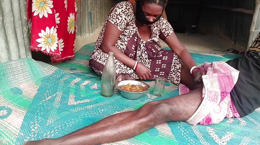 Desi bhabhi apni devar se gand chudati hai