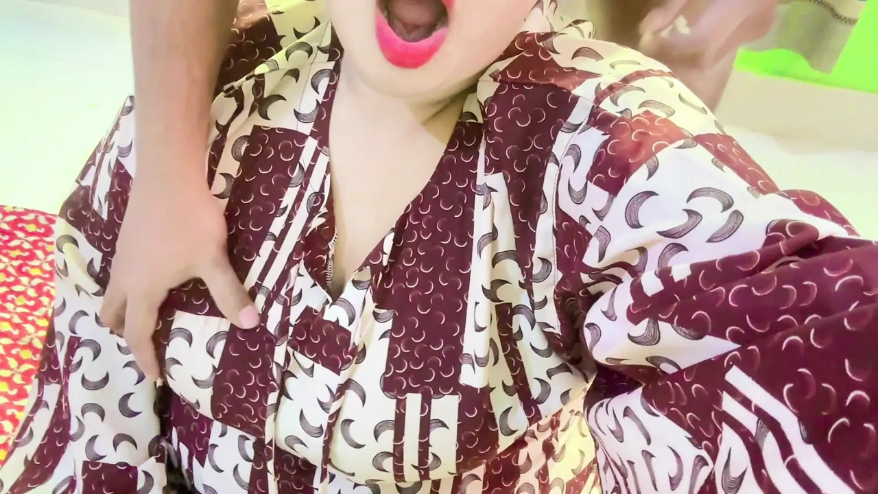 Fucking a Beautiful Bhabhi When She Was Horny in Her Room & Her Husband Going to Office